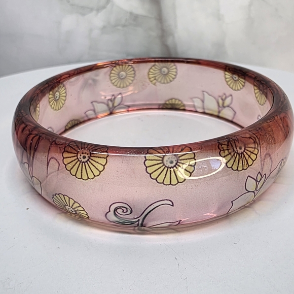 Pink Floral Resin Bangle Stack Set Gold Tone Bracelets Cottagecore Chunky Size 8 - Picture 2 of 7